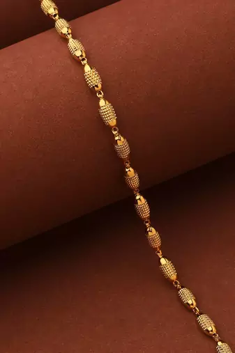 Elegant gold plated necklace