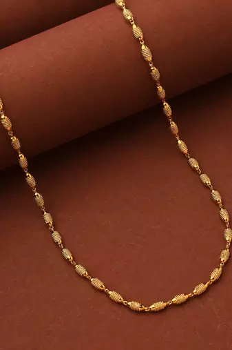 Elegant gold plated necklace