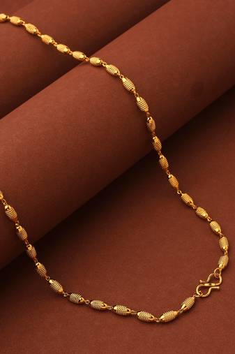 Elegant gold plated necklace