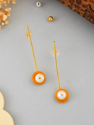 White pearl and gold plated long earring 2