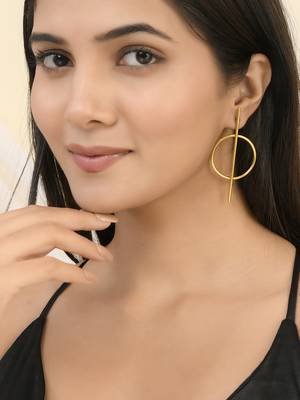 Beautiful gold tone long earrings 1