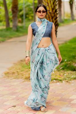 Light greyish blue chiffon leaf print/floral print plain saree with unstitched blouse piece 1
