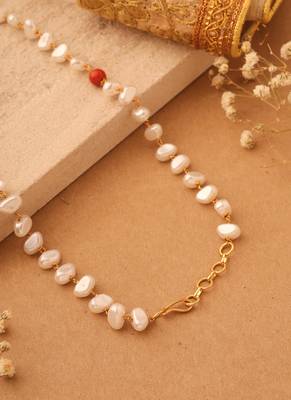 White Unshaped Pearl and Coral Beaded Necklace 2