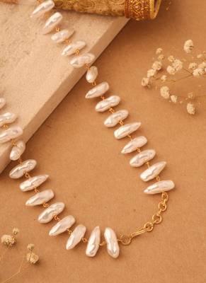White Unshaped Pearl and Gold Beaded Necklace 2