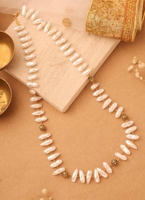 White Unshaped Pearl and Gold Beaded Necklace 3