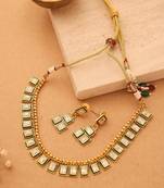 Simple Kundan Necklace with Matching Earrings