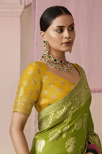 Viscose Weaving Floral Printed Saree In Green