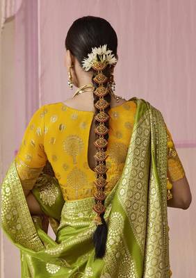 Viscose Weaving Floral Printed Saree In Green 3