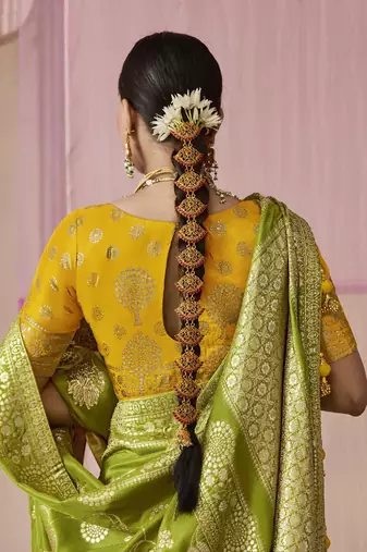 Viscose Weaving Floral Printed Saree In Green