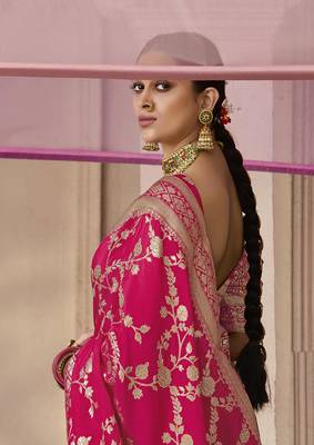 Rani Pink Viscose Weaving Floral Printed Saree 3