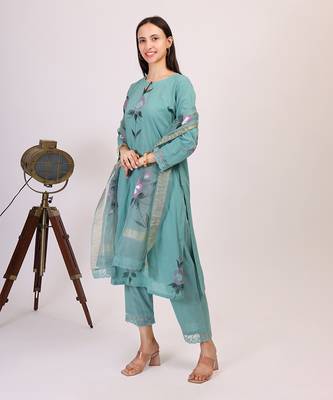Teal hand printed cotton kurta set with organza dupatta 2