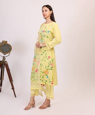 Yellow hand printed cotton kurta set with organza dupatta 2