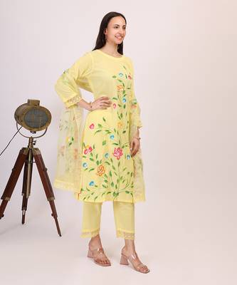 Yellow hand printed cotton kurta set with organza dupatta 3