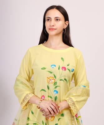 Yellow hand printed cotton kurta set with organza dupatta 4