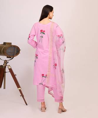 Pink hand printed cotton kurta set with organza dupatta 5
