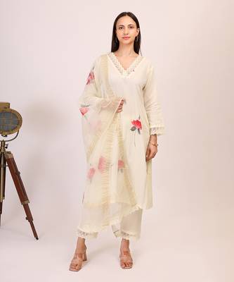 Cream hand printed cotton kurta set with organza dupatta 1