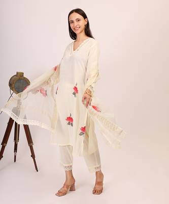 Cream hand printed cotton kurta set with organza dupatta 2