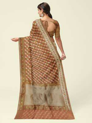 Peach woven cotton silk saree with blouse 4