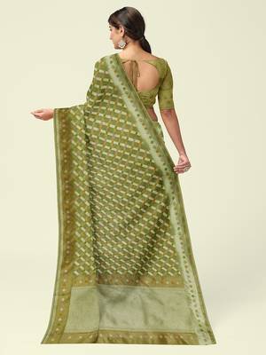 Green woven cotton silk saree with blouse 3