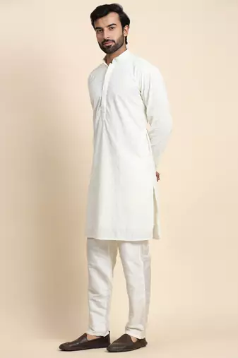 Off white georgette weaved motif kurta