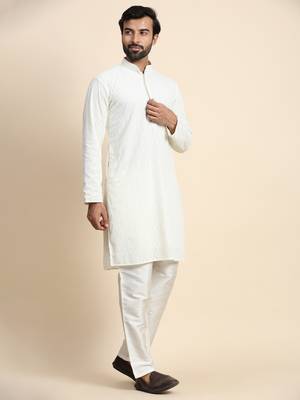 Off white georgette weaved motif kurta 5