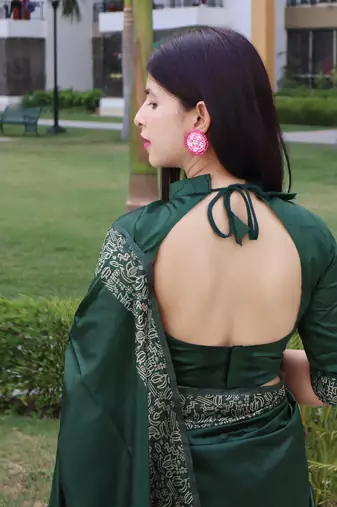 Green Contrast Thread Work Raw Silk Saree Set