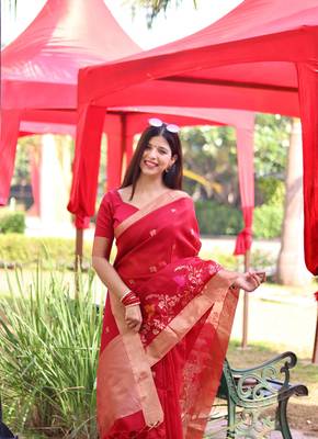 Red Faux Linen Floral Printed Zari pallu Border Saree with Blouse 3