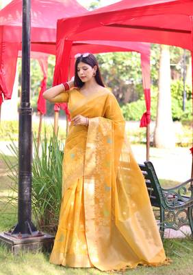 Yellow Faux Linen Floral Printed Zari pallu Border Saree with Blouse 1