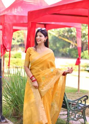 Yellow Faux Linen Floral Printed Zari pallu Border Saree with Blouse 2