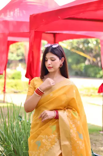 Yellow Faux Linen Floral Printed Zari pallu Border Saree with Blouse