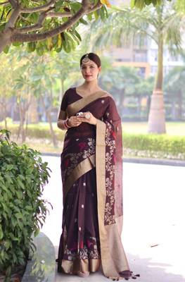 Brown Faux Linen Floral Printed Zari pallu Border Saree with Blouse 1