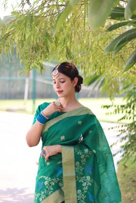Green Faux Linen Floral Printed Zari pallu Border Saree with Blouse 3