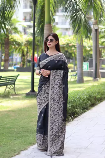 Banglori Raw Silk Saree With All Over Weaving Butties And Weving Pallu With Running Blouse Piece