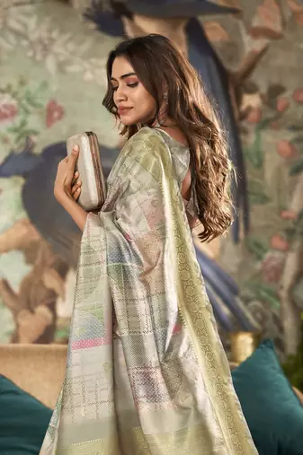 Grey Designer Digital Printed Soft silk blend Saree With Blouse
