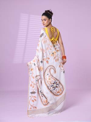 White cotton soft saree with foliage design 3