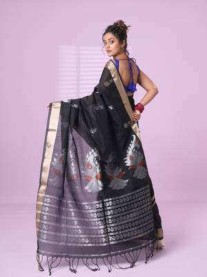 Black silk matka soft saree with nakshi motifs 3