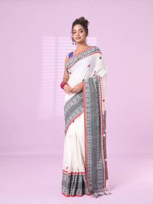 White cotton handspun soft saree with paisley motifs 1