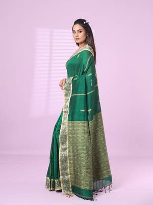 Green cotton handspun soft saree with woven fish pattern 2