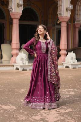WIINE  DESIGNER WEDDING N KARWA COUTH WEAR EMBROIDERY WORK GOWN WITH DUPATTA  4