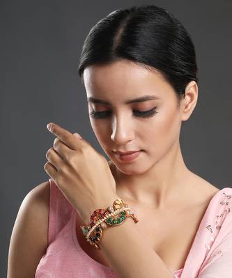 Gold brass polish kundan polki shell pearls bangle 1