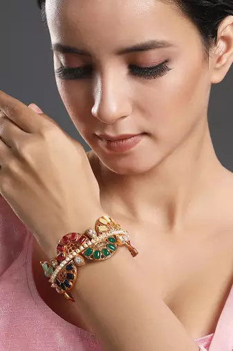 Gold brass polish kundan polki shell pearls bangle