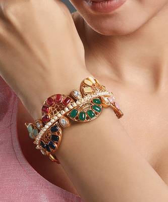Gold brass polish kundan polki shell pearls bangle 3
