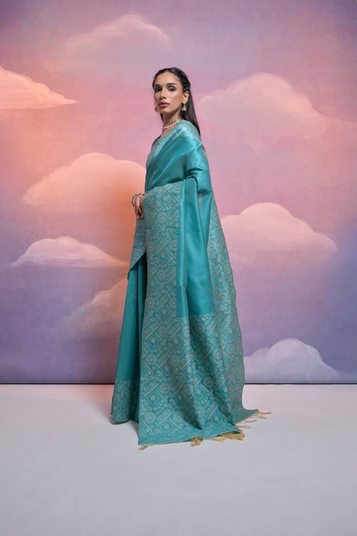 Turquoise Contrast Thread work Raw Silk Treditional Classic Saree Set