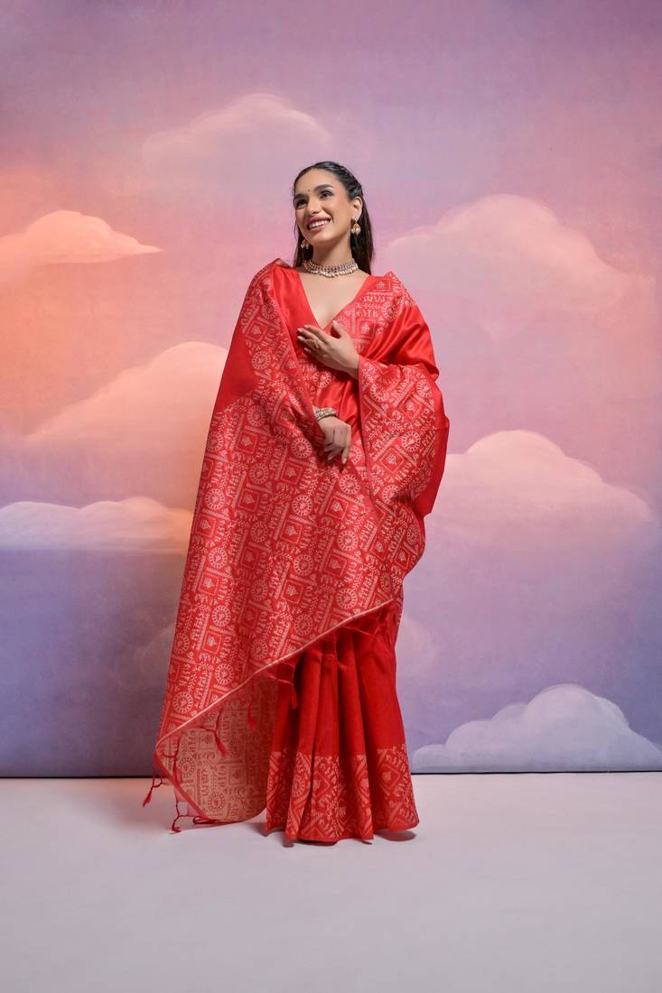 Red Contrast Thread work Raw Silk Treditional Classic Saree Set