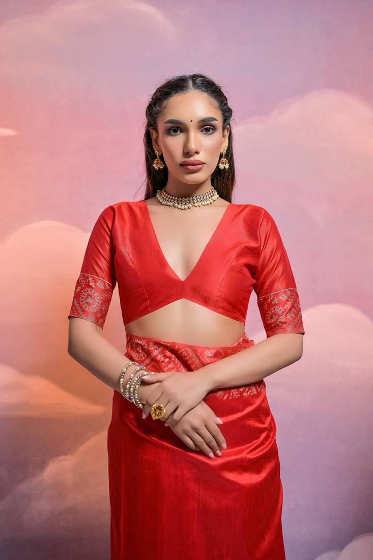 Red Contrast Thread work Raw Silk Treditional Classic Saree Set