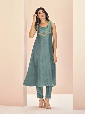 Aqua blue embellished organza sleeveless kurta set 1