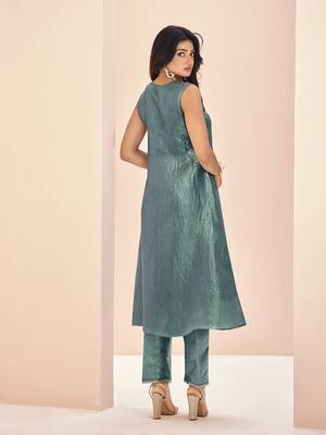 Aqua blue embellished organza sleeveless kurta set 5
