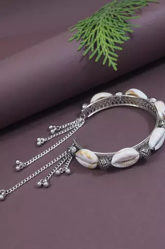 navratri ethnic silver oxidised afghani boho shell ghungroo adjustable cuff kada bracelet for women 
