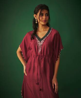 Deep red kaftan with pearls 4