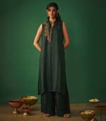 Emerald green kurta pant set with copper gold embroidery